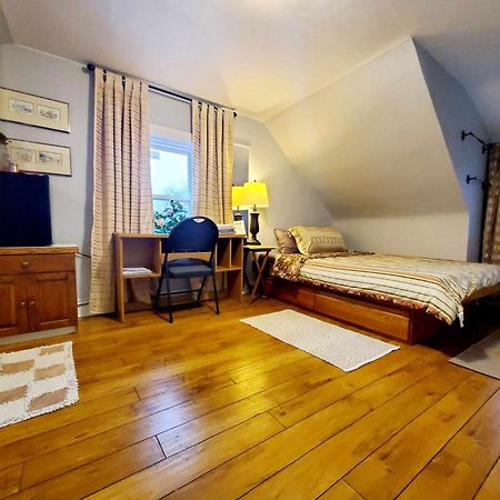 Merj'S Guest House In Wolesly وينيبج المظهر الخارجي الصورة
