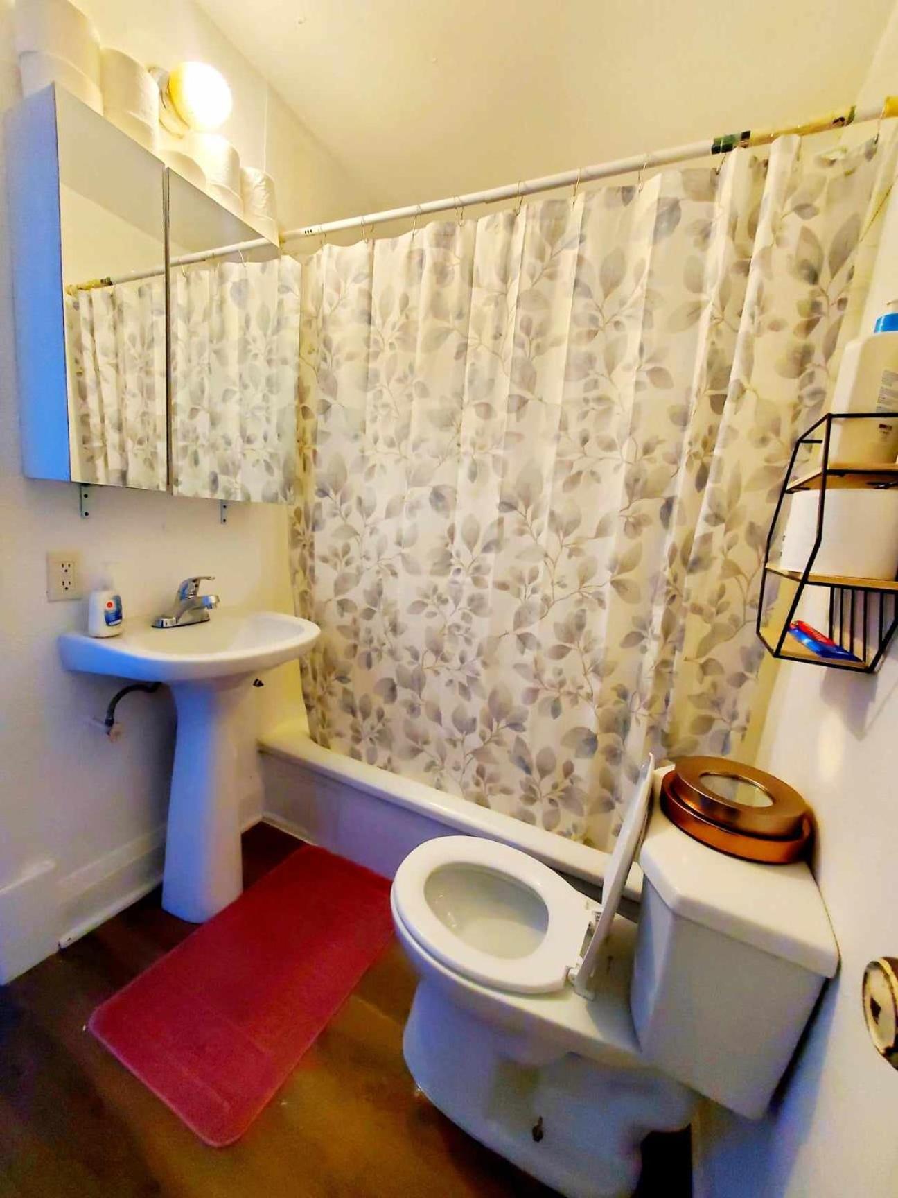 Merj'S Guest House In Wolesly وينيبج المظهر الخارجي الصورة